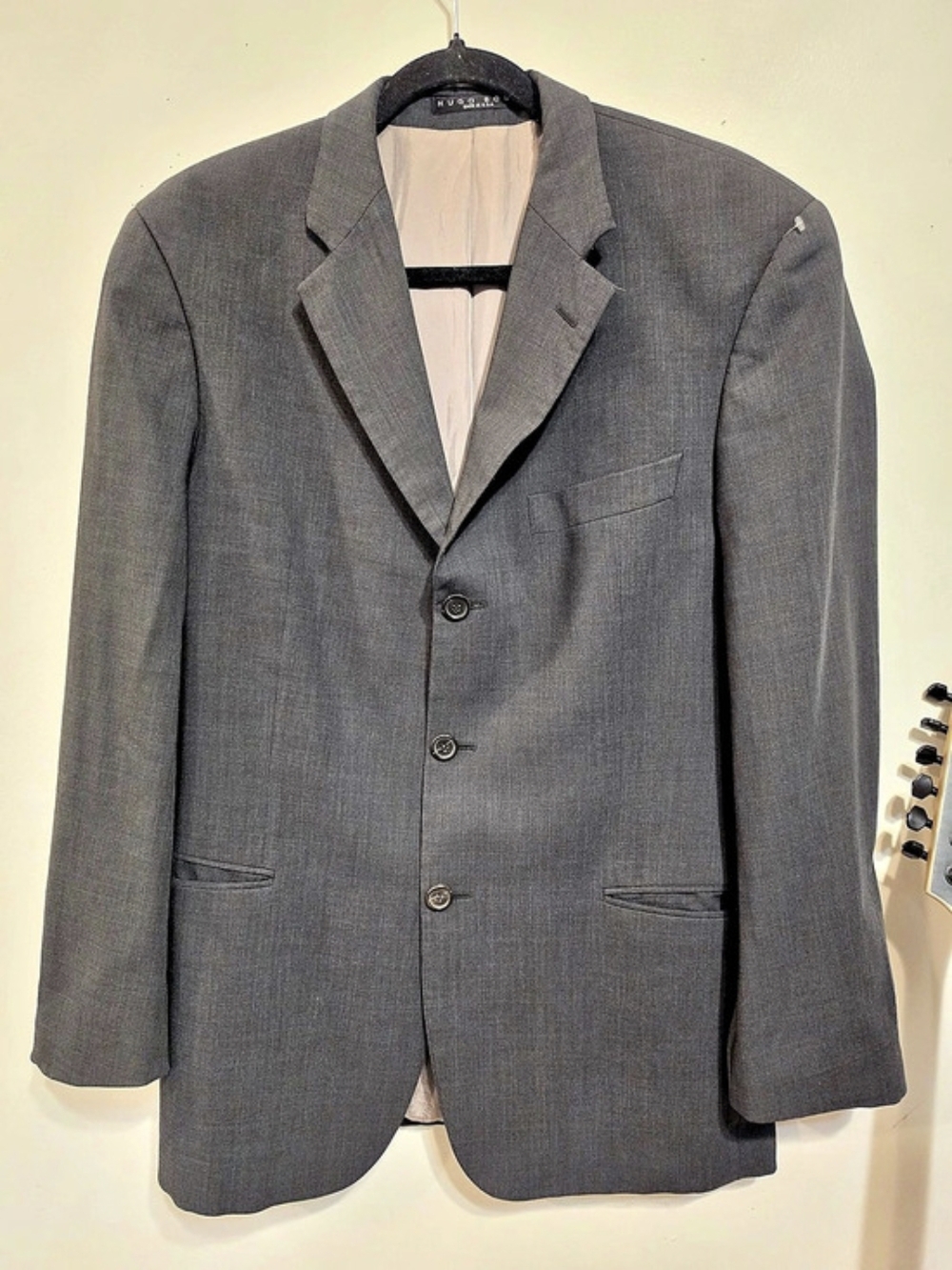 Hugo Boss Men's Gray 100% Virgin Wool Blazer Sport Coat Size 40R Made in USA